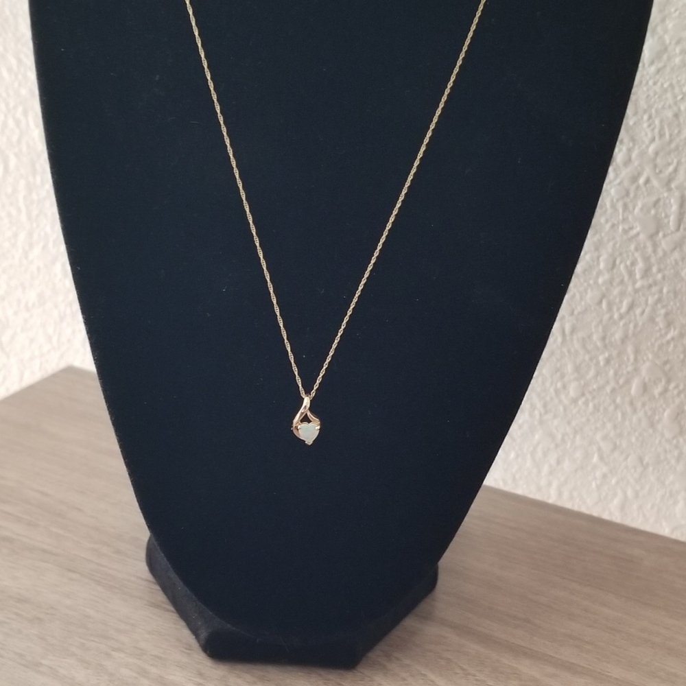 14K Gold Opal Heart Pendant Necklace - Picture 4 of 9